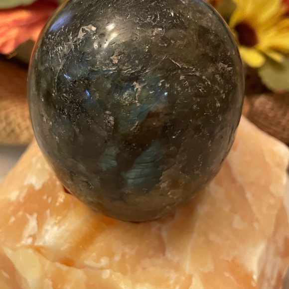 Green Labradorite in an egg shape with many inclusions.  L 8” x W  7” - Picture 5 of 10